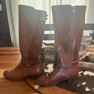 Etienne Aigner Size 7 Leather Boots!